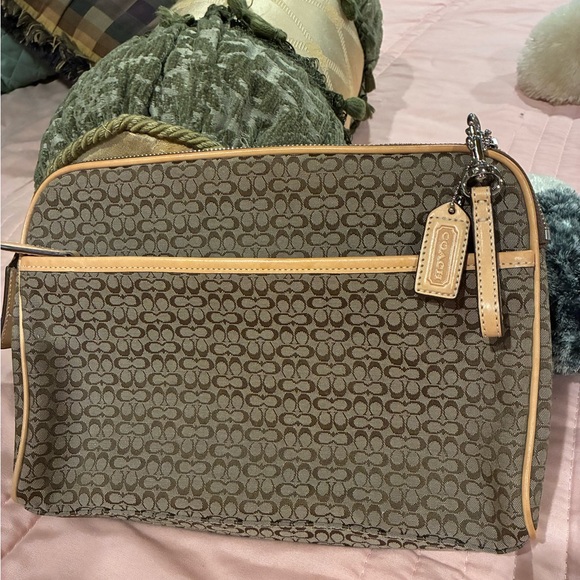 Coach Woman’s Clutch Logo and Tan - Picture 4 of 4
